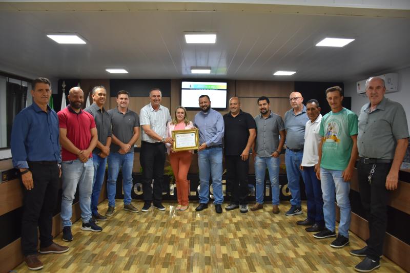 Câmara entrega Moção de Aplausos à Paróquia Sant’Ana pelos 90 anos de história